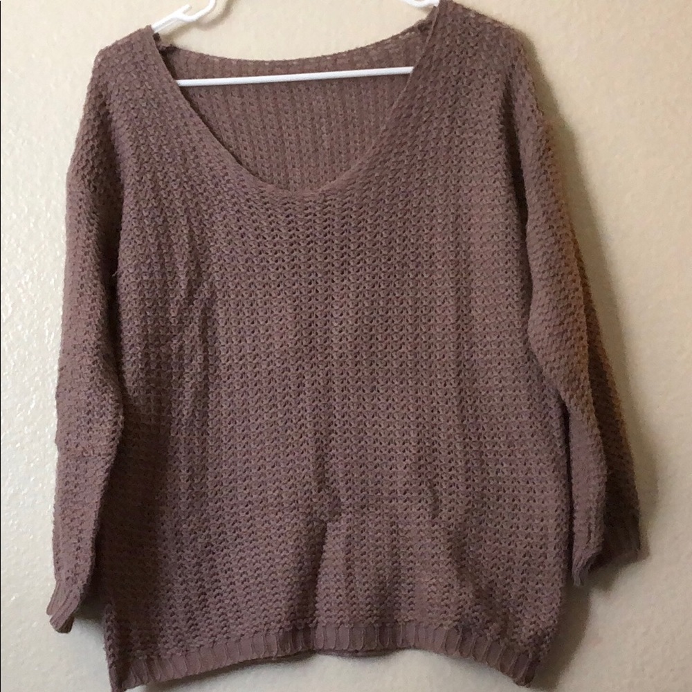 Knitted long sleeve.
